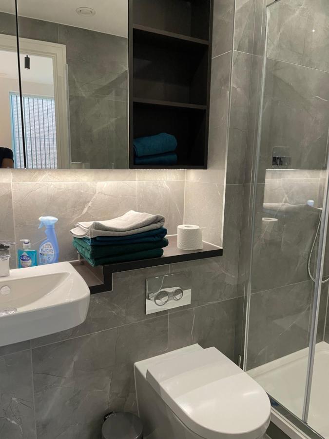 One West Point , Icon Tower Apartment London Bagian luar foto