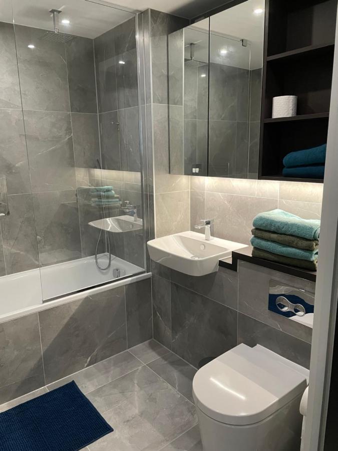 One West Point , Icon Tower Apartment London Bagian luar foto