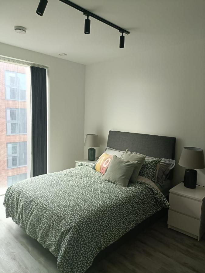 One West Point , Icon Tower Apartment London Bagian luar foto