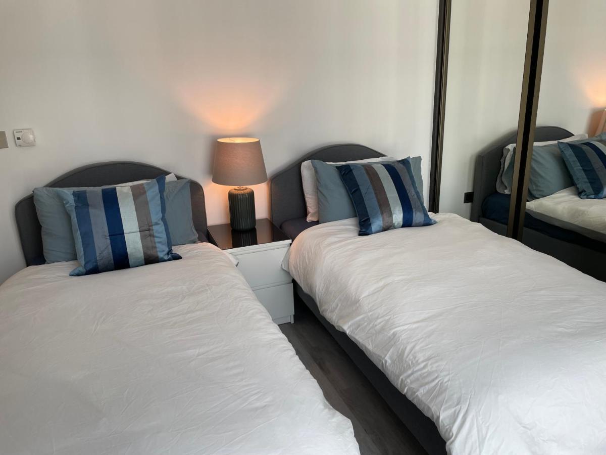 One West Point , Icon Tower Apartment London Bagian luar foto