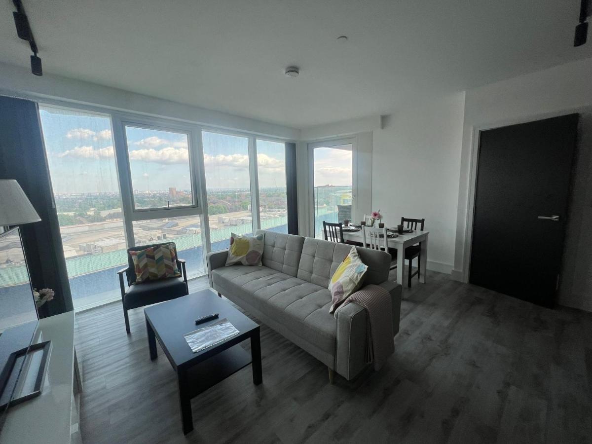 One West Point , Icon Tower Apartment London Bagian luar foto