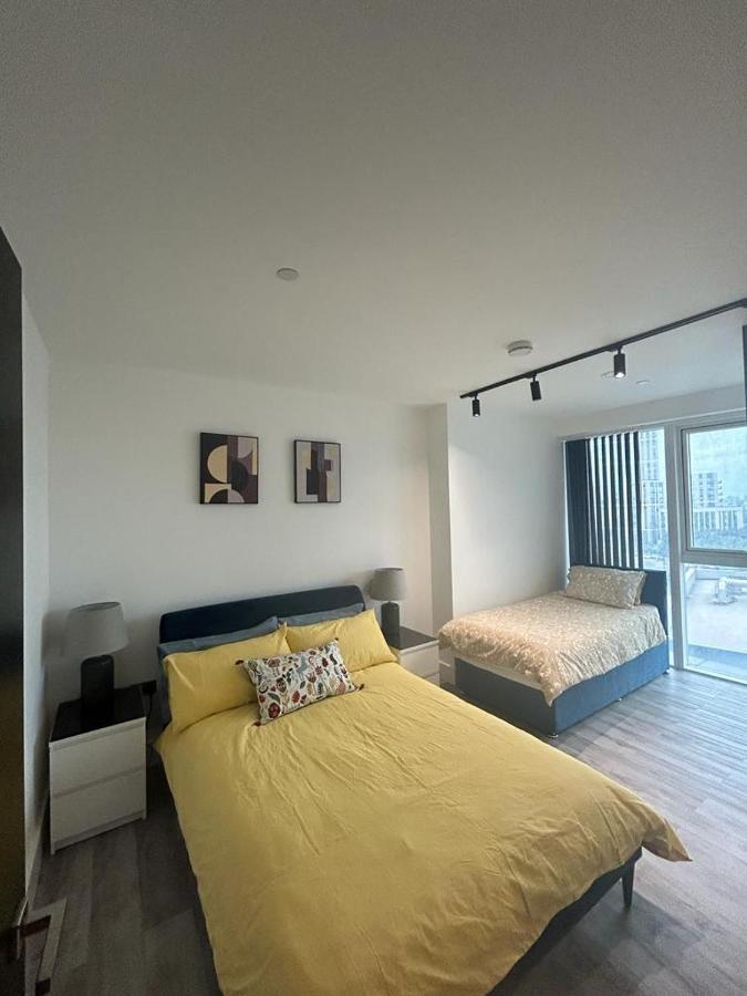 One West Point , Icon Tower Apartment London Bagian luar foto